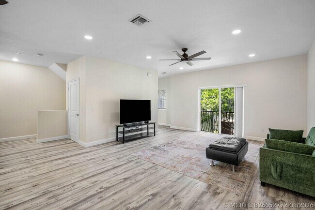 Building Photo - 48 NW Hawthorne Pl