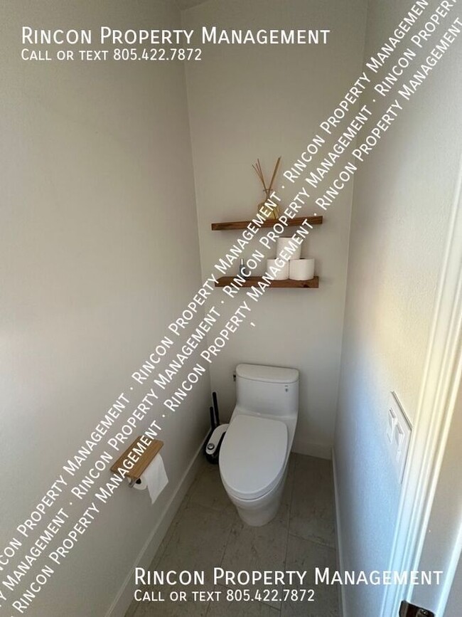 Building Photo - ONE BEDROOM FOR RENT with Ensuite Bathroom...