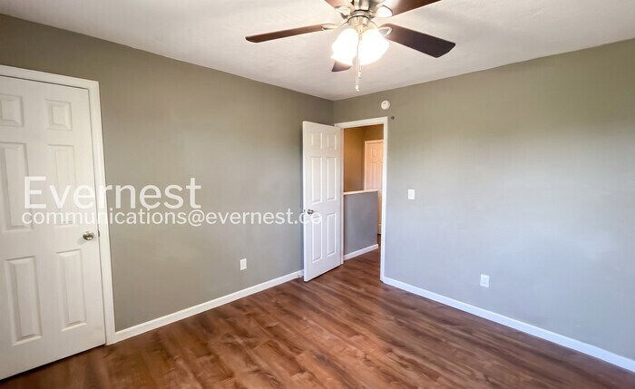 Building Photo - 3308 Roadrunner Trail