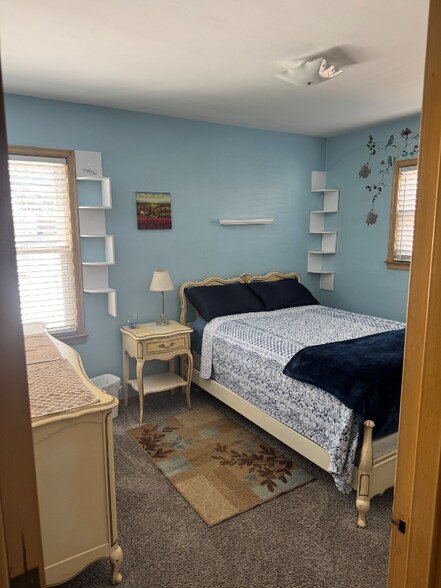 Building Photo - 20455 Strathmoor St