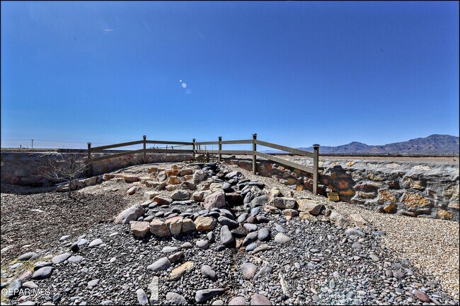 Building Photo - 6952 Black Mesquite Dr