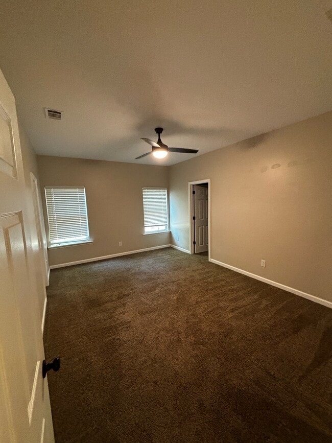 Building Photo - 715 Truman St