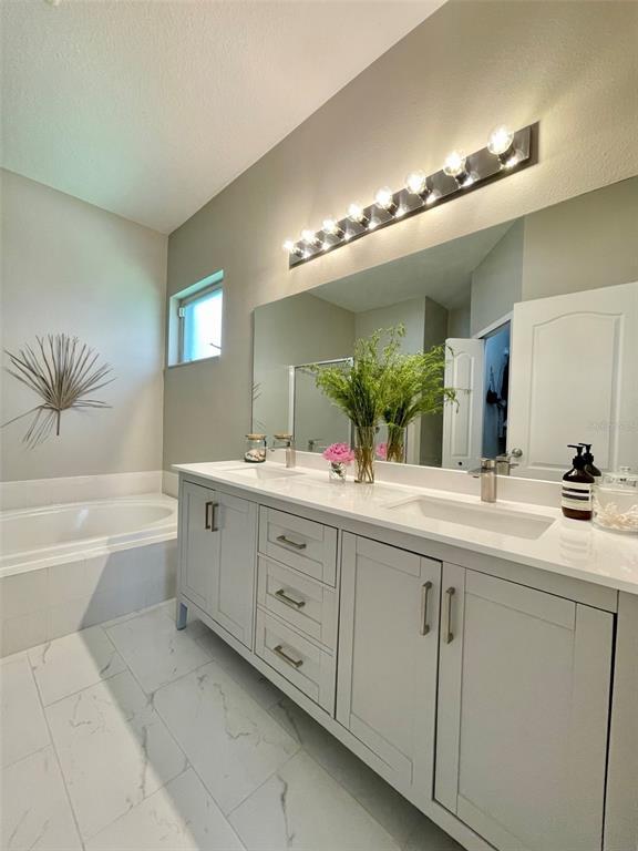 Building Photo - 12510 Blazing Star Dr