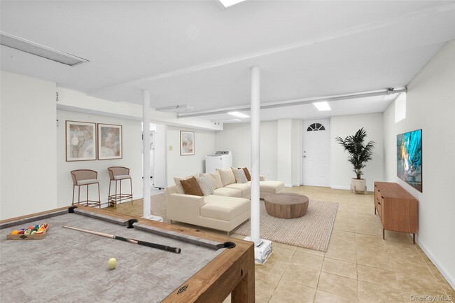 Building Photo - 506 Siwanoy Pl