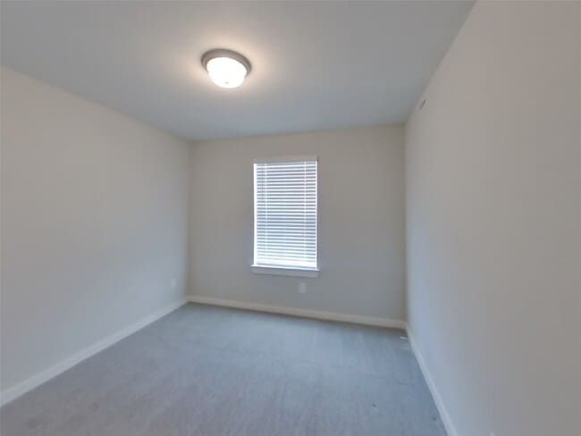 Building Photo - 9835 Willow Creek Commerce Dr