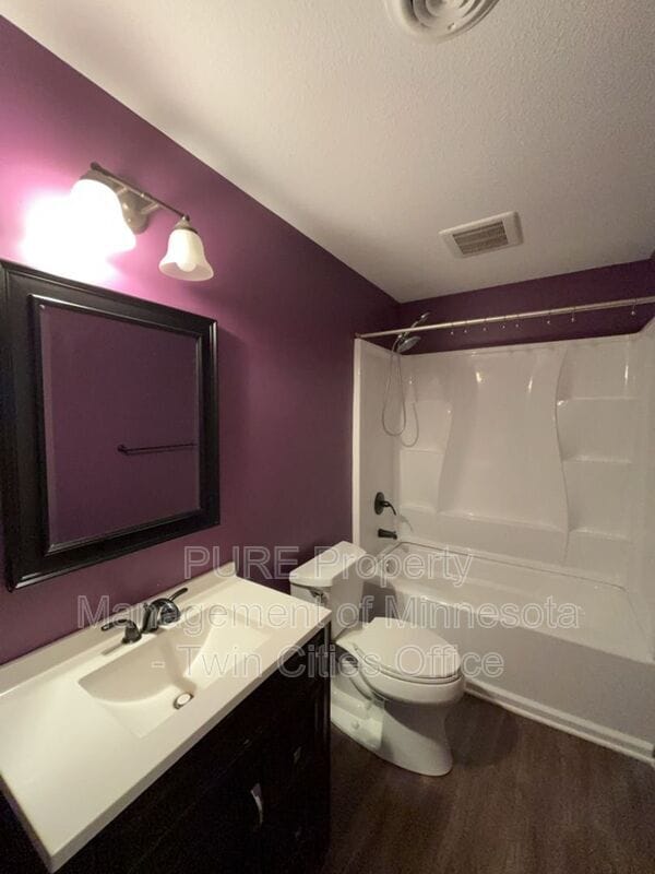 Building Photo - 1704 Basswood Ct