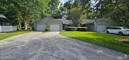 Building Photo - 7610 Baymeadows Cir W