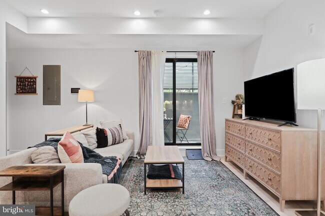 Building Photo - 3933 14th St NW