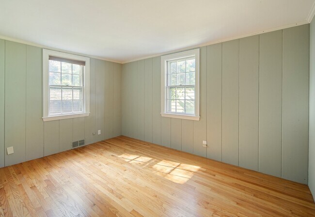 Building Photo - 109 Brookside Ave