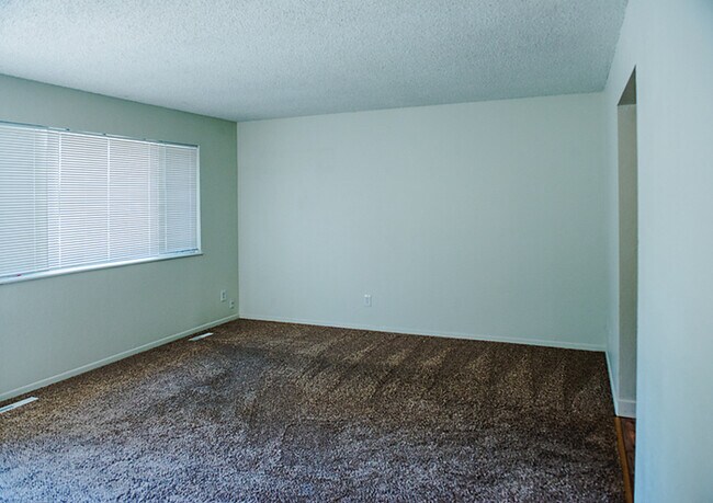 Building Photo - Very Nice Condo close to HWY I-25