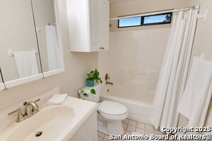 Building Photo - 445 Scenic Hills Dr