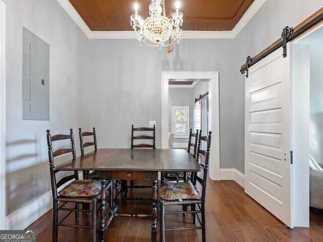 Building Photo - 249 Martin St