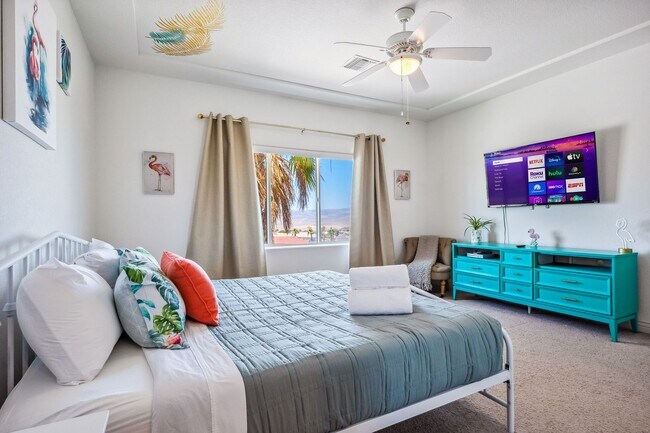 Building Photo - 3 BR + Bonus, Fully furnished, Includes Ut...