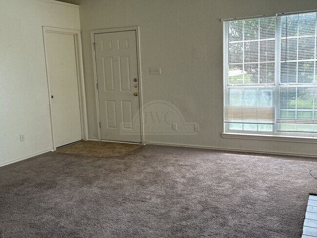 Building Photo - 2305 Purser Dr