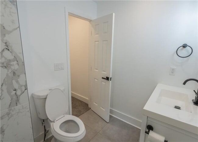 Building Photo - 3822 Bakers Ferry Rd SW