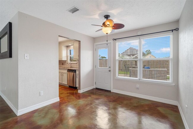 Building Photo - 217 Glen Haven Dr