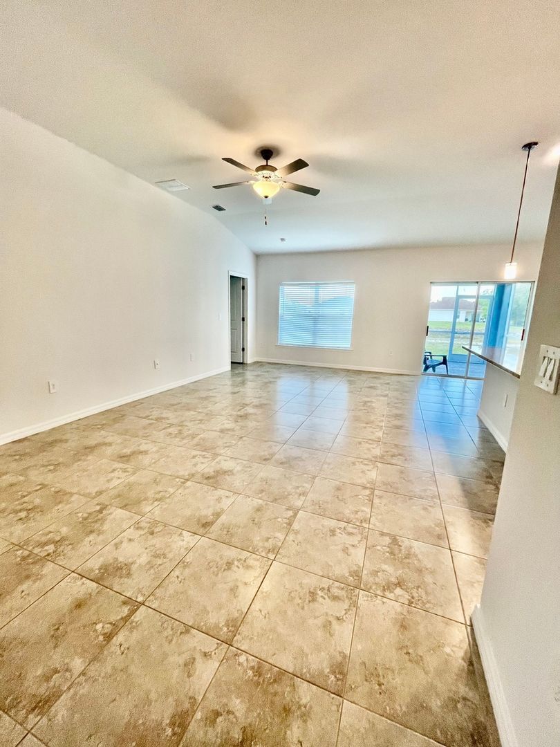 Building Photo - 858 Rue Labeau Cir