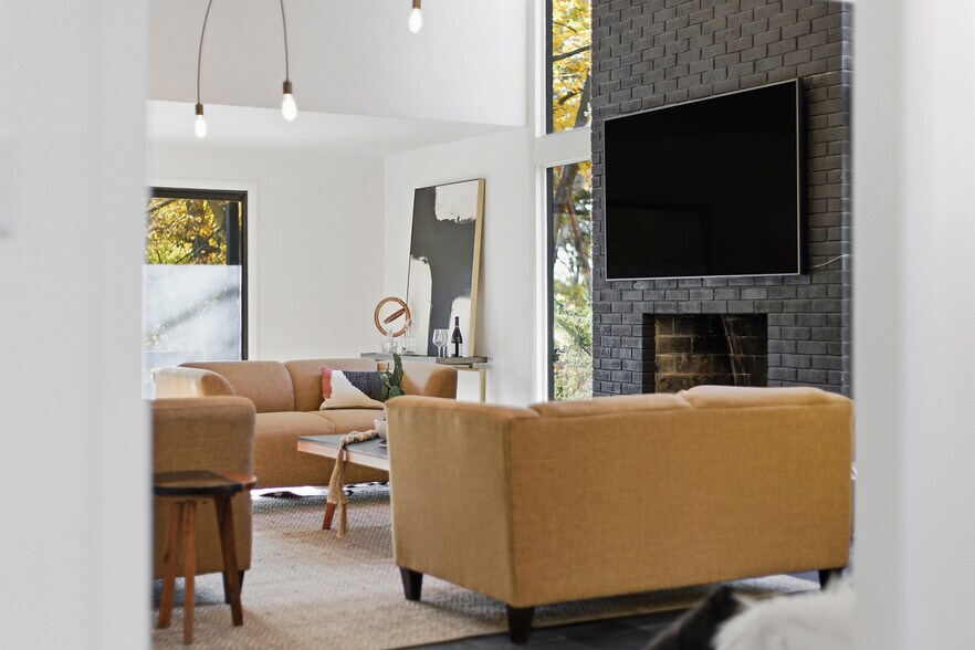 Building Photo - 1 Myrtle Hill Rd