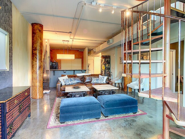 Building Photo - Stunning 4 Bedroom Multi-Level Loft Condo ...