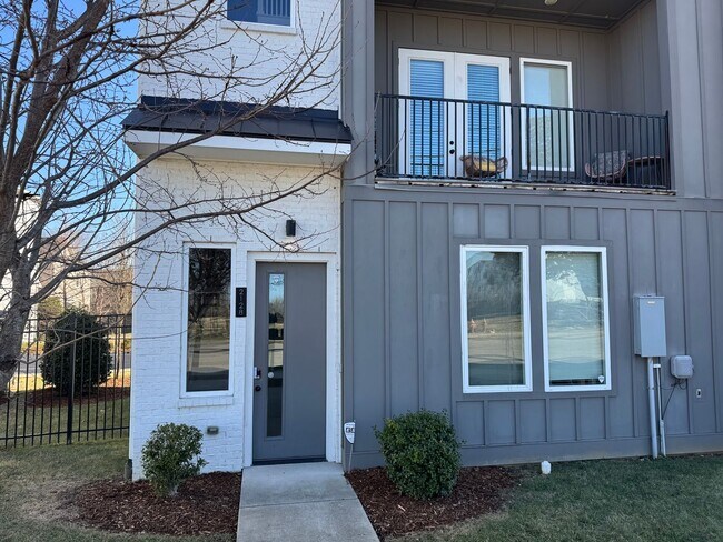 Building Photo - Great 3BR Home in the Heart of Nashville
