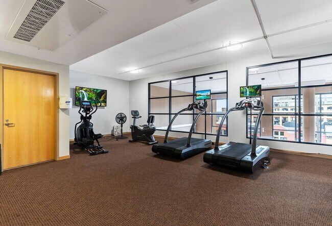 Building Photo - 401 N 2nd St