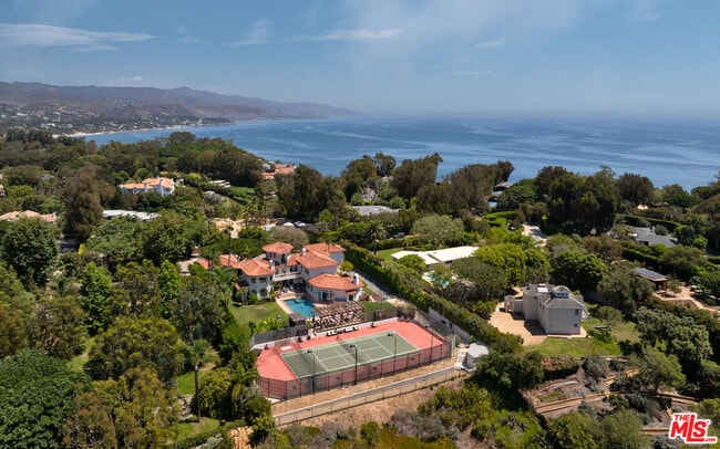 Building Photo - 28820 Grayfox St