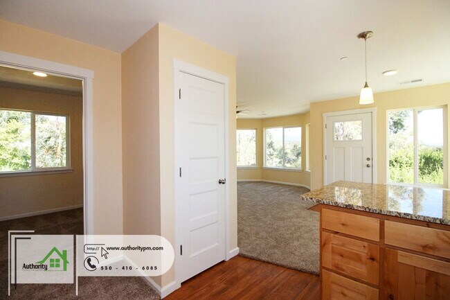 Building Photo - 9657 Swasey Dr
