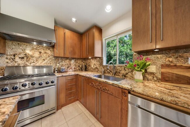 Stunning Kitchen - 42505 Rancho Mirage Ln