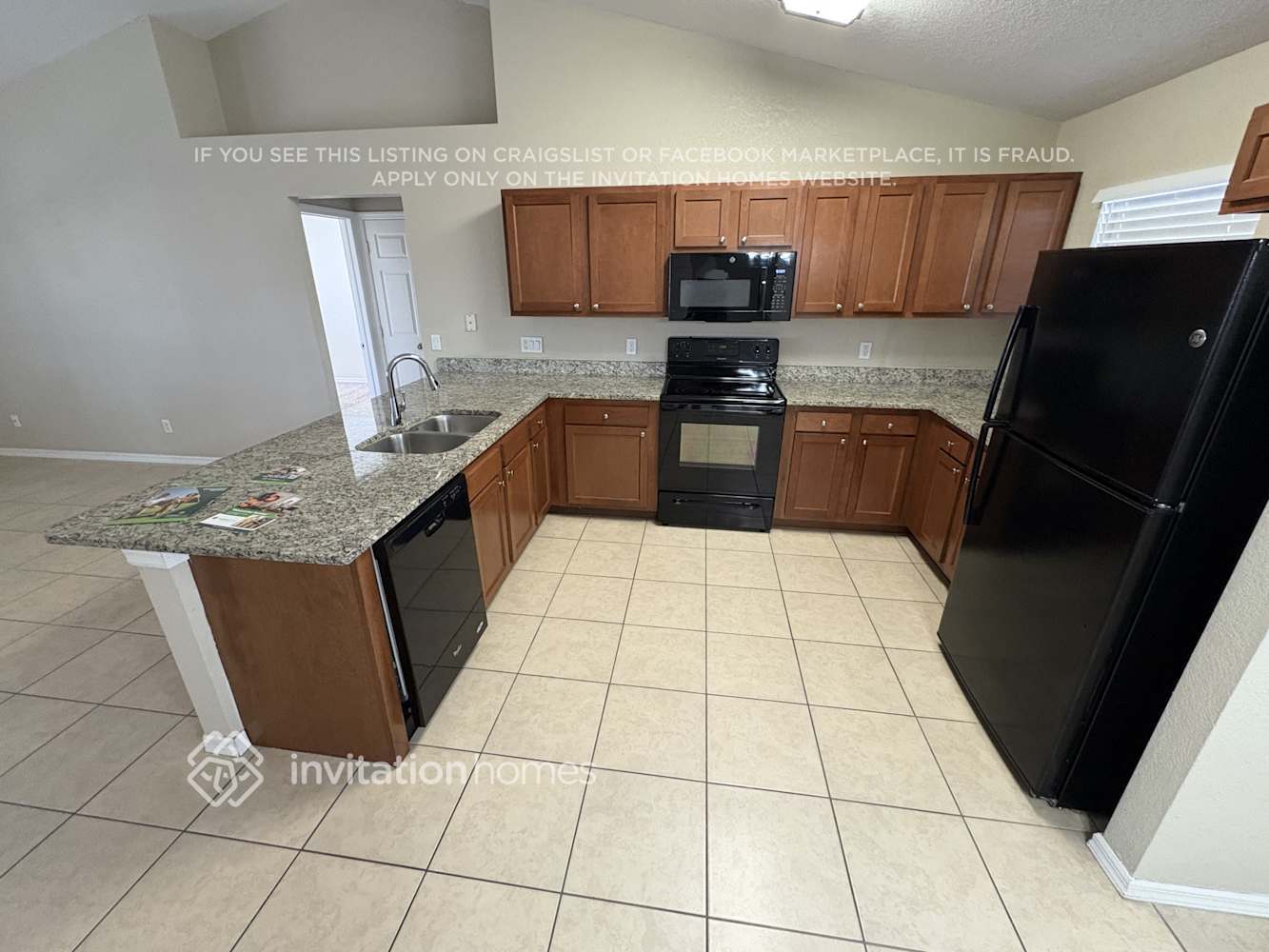 Building Photo - 391 Vitorio St