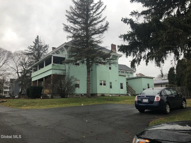 Primary Photo - 600 1st St