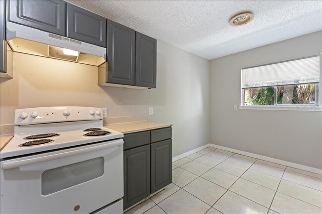 Building Photo - 6345 Newtown Cir