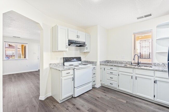 Building Photo - 208 13th St NW