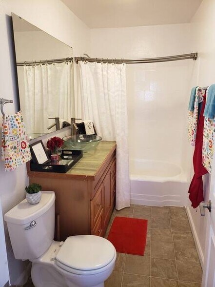 Bathroom - 2108 Marshallfield Ln