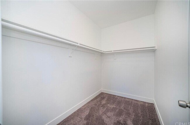 Building Photo - 850 W 165th Pl