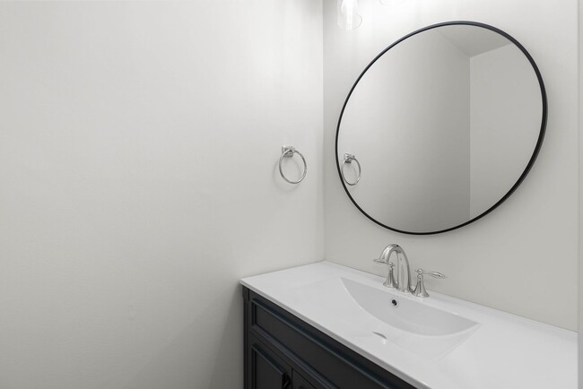 Building Photo - 111 Fernridge Dr