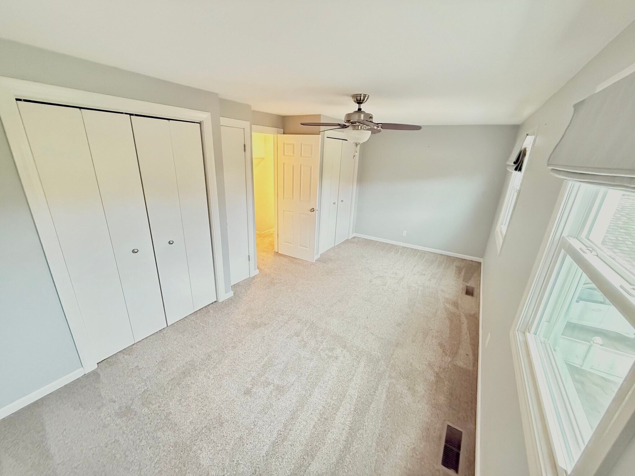 Building Photo - 1936 Canterbury Dr