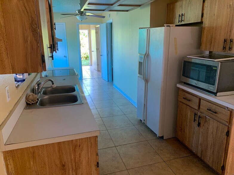 Building Photo - 7121 Burnsville St