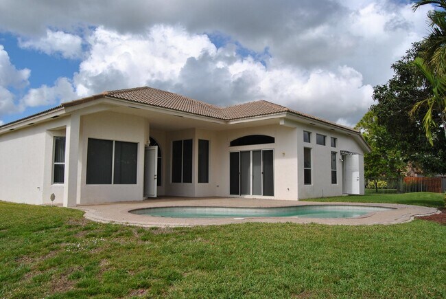 Building Photo - 2926 E Fontana Ct