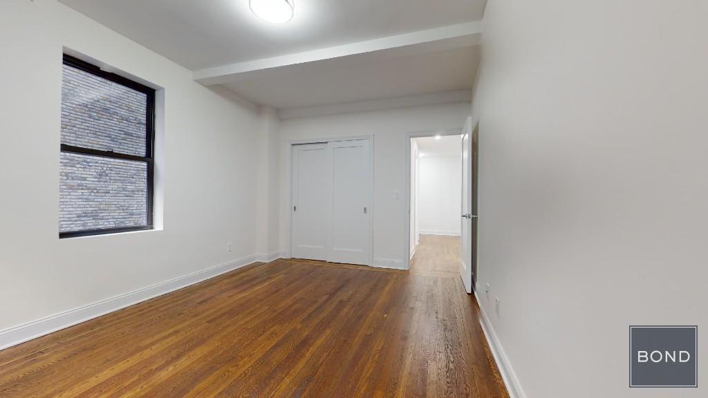 Building Photo - 25 W 68th St