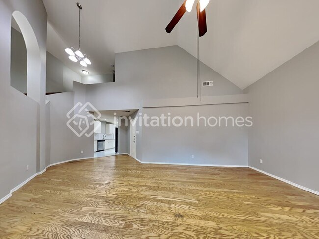 Building Photo - 1737 Creekbend Dr