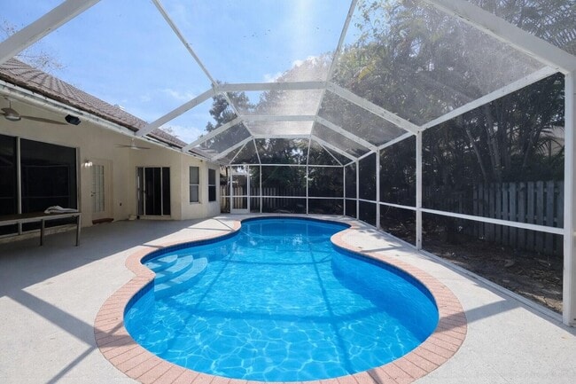 Building Photo - 4853 NW 66th Ave