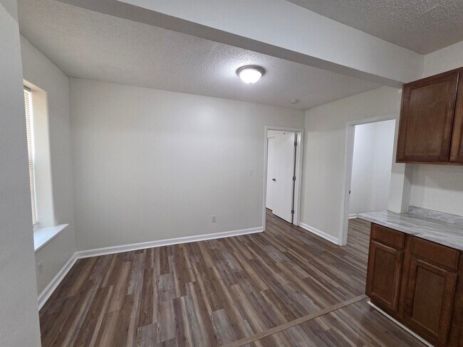 Building Photo - 1495 Alta Vista Ave