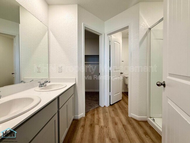 Building Photo - 11151 Hollinger Cir