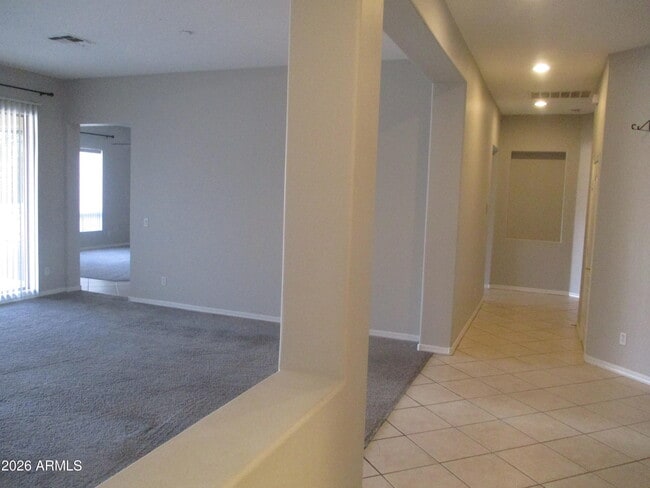 Building Photo - 2926 W Eastman Dr