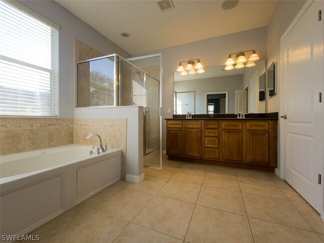 Building Photo - 2345 Golden Aster St