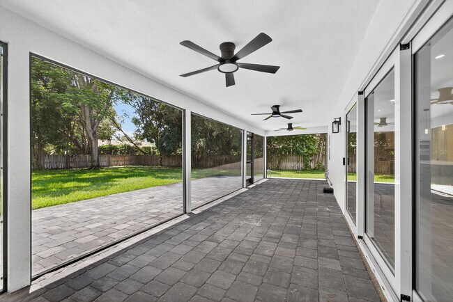 Building Photo - 280 Sulky Way
