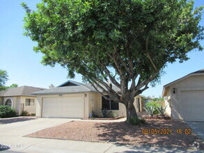 Building Photo - Freshly Painted Glendale Home