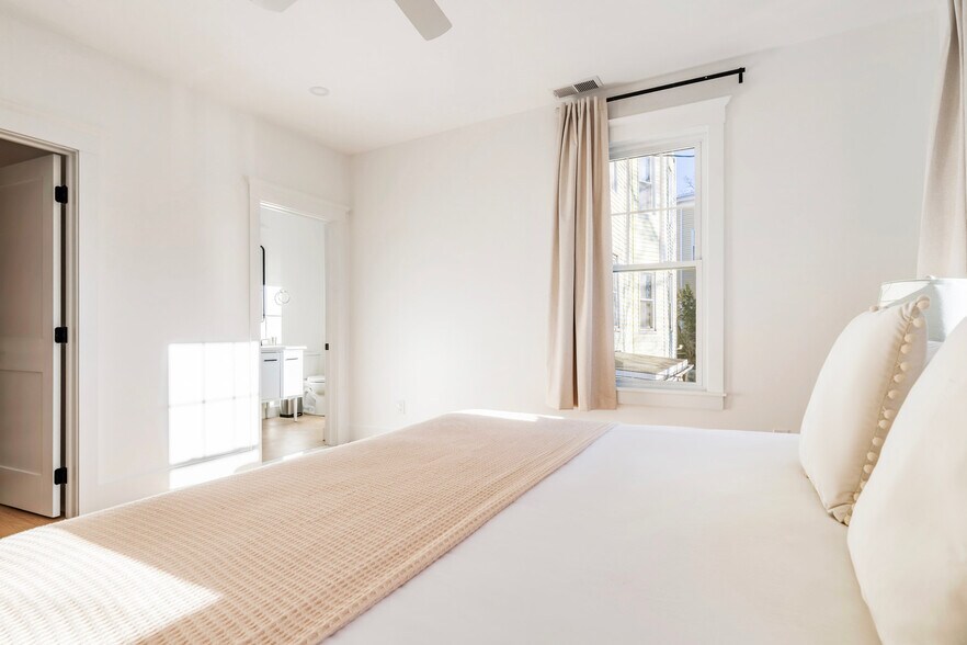 Building Photo - 50 Kinnaird St