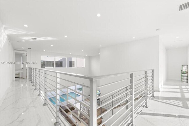 Building Photo - 7455 NW 103rd Pl