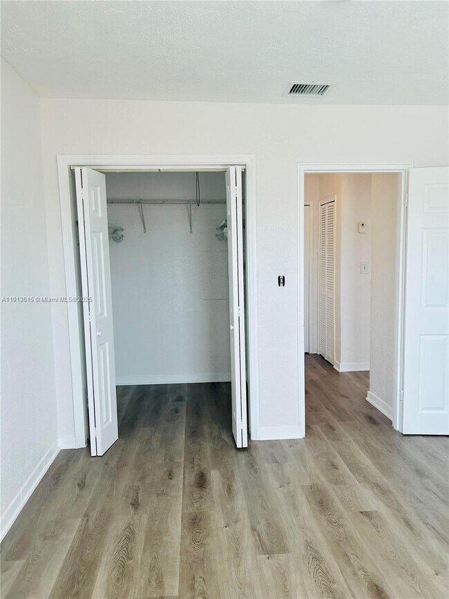 Building Photo - 1330 SW 6th St